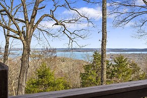The Cottages on Lake Bluff -nearby Table Rock Lake!