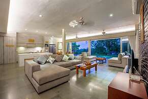 Luxury 3BR Kahuripan Villa
