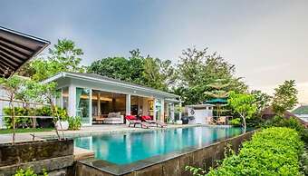 Luxury 3BR Kahuripan Villa