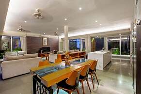 Luxury 3BR Kahuripan Villa