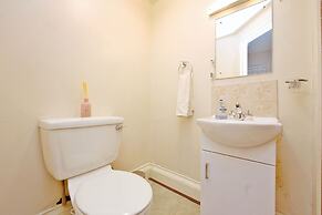 Grand Mansion, 9 Beds, Sleeps 17, Parking - Groups