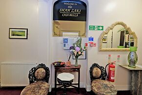 Grand Mansion, 9 Beds, Sleeps 17, Parking - Groups