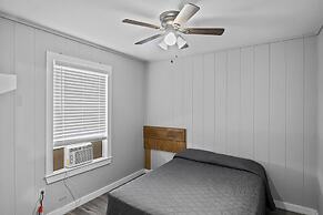 Axtons Bass City Lake Front Resort