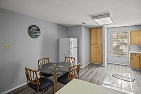 Axtons Bass City Lake Front Resort