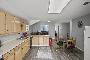 Axtons Bass City Lake Front Resort