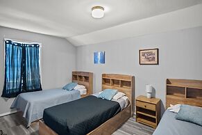 Axtons Bass City Lake Front Resort