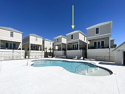 West Side Cottages by SVR