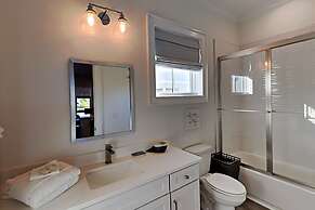 West Side Cottages by SVR