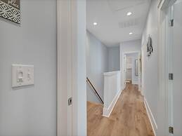 West Side Cottages by SVR