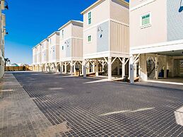 West Side Cottages by SVR