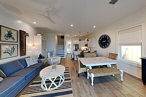 West Side Cottages by SVR