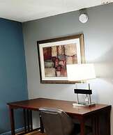 Executive Inn By OYO Queenville Mena