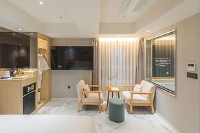 Asherah Villard Aqua Business Hotel