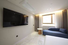 Asherah Villard Aqua Business Hotel