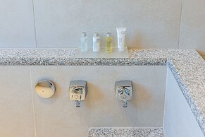 Asherah Villard Aqua Business Hotel