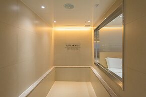 Asherah Villard Aqua Business Hotel