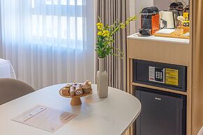 Asherah Villard Aqua Business Hotel