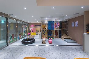 Asherah Villard Aqua Business Hotel