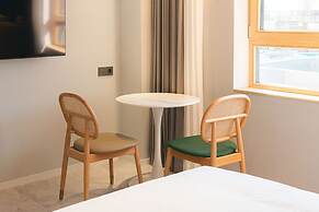 Asherah Villard Aqua Business Hotel