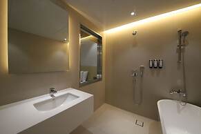 Asherah Villard Aqua Business Hotel