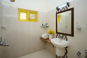 Seclude by the Lake Alleppey