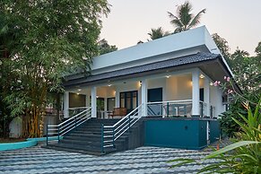 Seclude by the Lake Alleppey