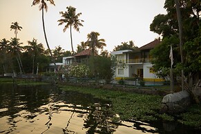 Seclude by the Lake Alleppey