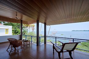 Seclude by the Lake Alleppey