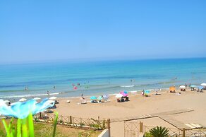 Beachfront 2-bed Luxury Apartment - Agios Gordios Corfu Greece