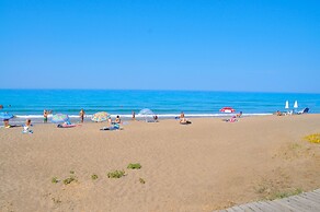 Beachfront 2-bed Luxury Apartment - Agios Gordios, Corfu, Greece