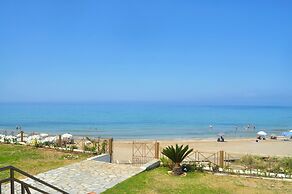 Beachfront 2-bed Luxury Apartment - Agios Gordios Corfu Greece