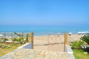 Beachfront 2-bed Luxury Apartment - Agios Gordios Corfu Greece