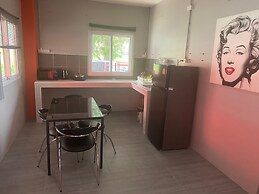 KARON STUDIO APARTMENT