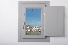 Golden View Jacuzzi Suites