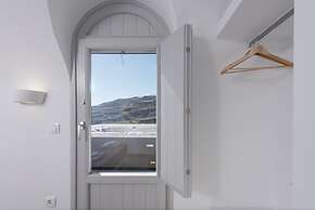 Golden View Jacuzzi Suites