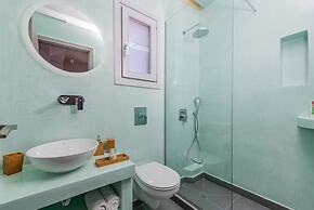 Golden View Jacuzzi Suites