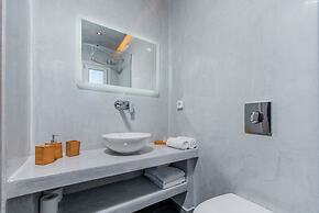 Golden View Jacuzzi Suites