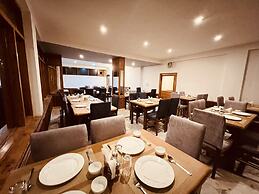 Hill River Resort By West Western