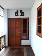 Sawasdee Sichang Resort