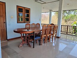 Sawasdee Sichang Resort