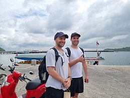 Sawasdee Sichang Resort