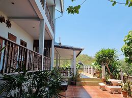 Sawasdee Sichang Resort