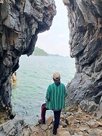 Sawasdee Sichang Resort