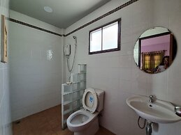 Sawasdee Sichang Resort