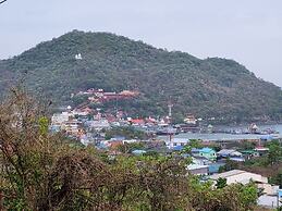 Sawasdee Sichang Resort