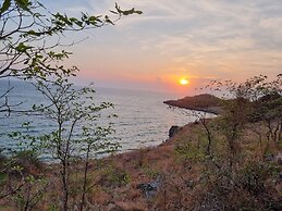 Sawasdee Sichang Resort