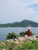 Sawasdee Sichang Resort