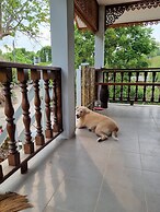 Sawasdee Sichang Resort