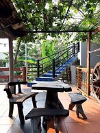 Sawasdee Sichang Resort