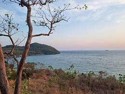 Sawasdee Sichang Resort